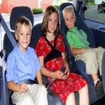 835294_kids_in_their_seat_belts