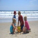 1205771_kids_on_family_beach_vacation_2