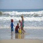 1205772_kids_on_family_beach_vacation_3